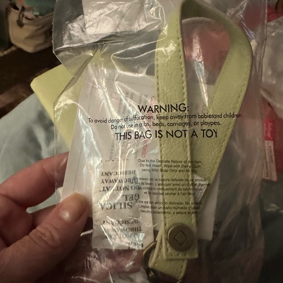 Thirty-One Cream Wallet - Picture 5 of 9